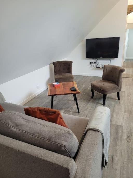 Appartement Proche Circuit Change  Bagian luar foto